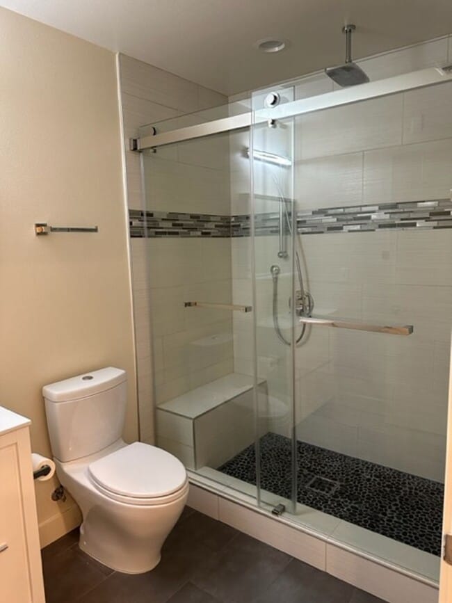 Building Photo - 536 S El Molino Ave