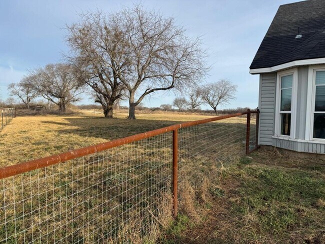 Building Photo - 8171 FM1173