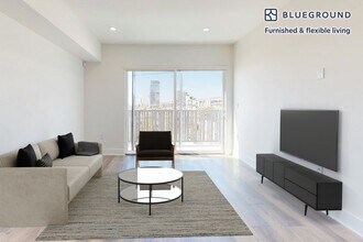 Building Photo - 1821 S Bentley Ave