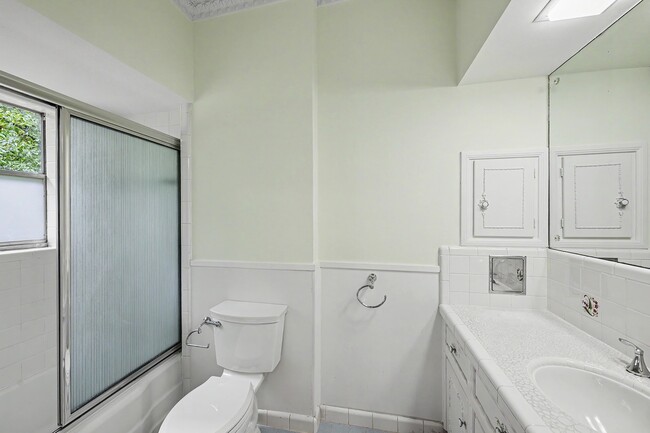 Building Photo - 10811 Hunters Forest Dr