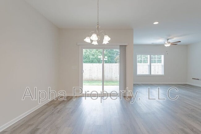 Building Photo - 8 Sabine Leaf Ct