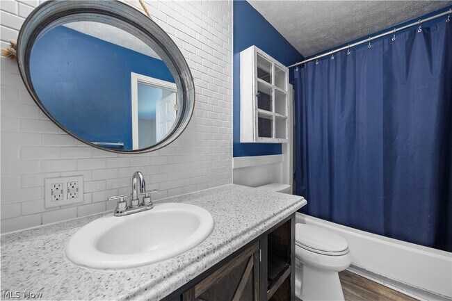 Building Photo - 17050 Sheldon Rd