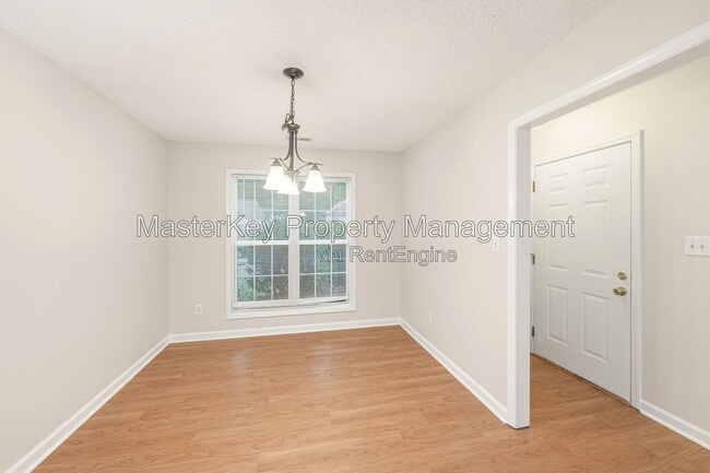 Building Photo - 6307 Forest Ridge Dr