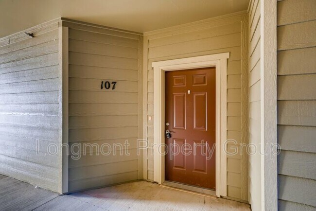 Building Photo - 804 Summer Hawk Dr