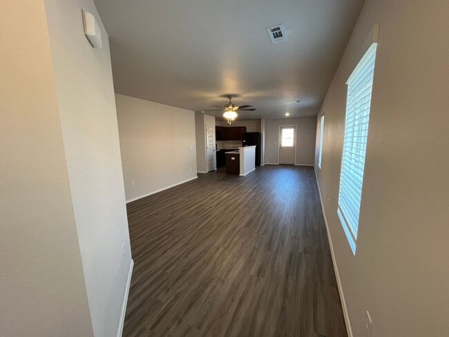 Building Photo - *Pre-leasing* NEWER Three Bedroom | Two Ba...