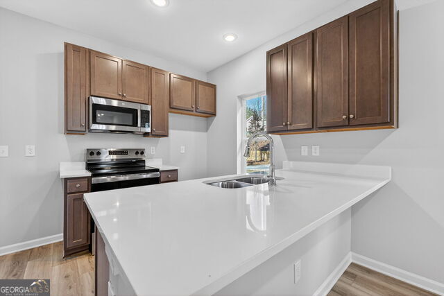 Building Photo - 5 Crown St