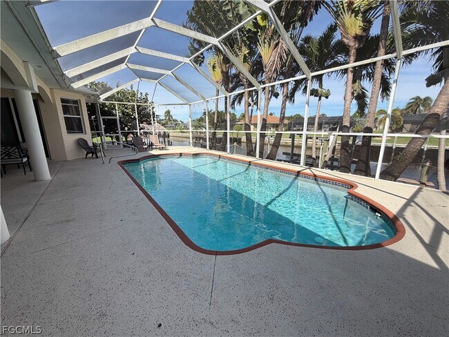 Building Photo - 2501 SE 19th Pl