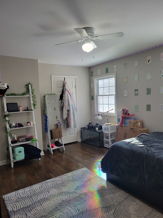 Building Photo - 9859 Connell Dr