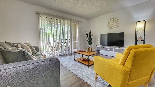 Building Photo - 3705 SW 27th St