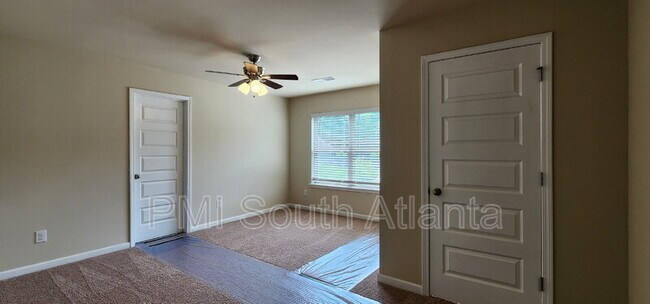 Building Photo - 525 Twelve Oaks Dr