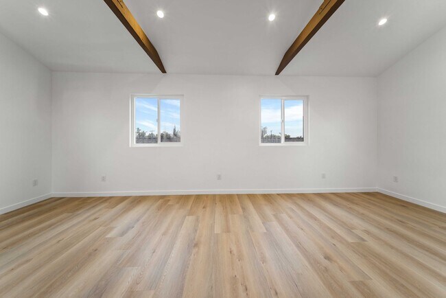 Building Photo - 11946 Aneta St