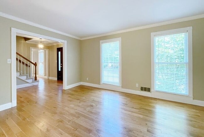 Building Photo - 811 Mitsy Ridge Dr