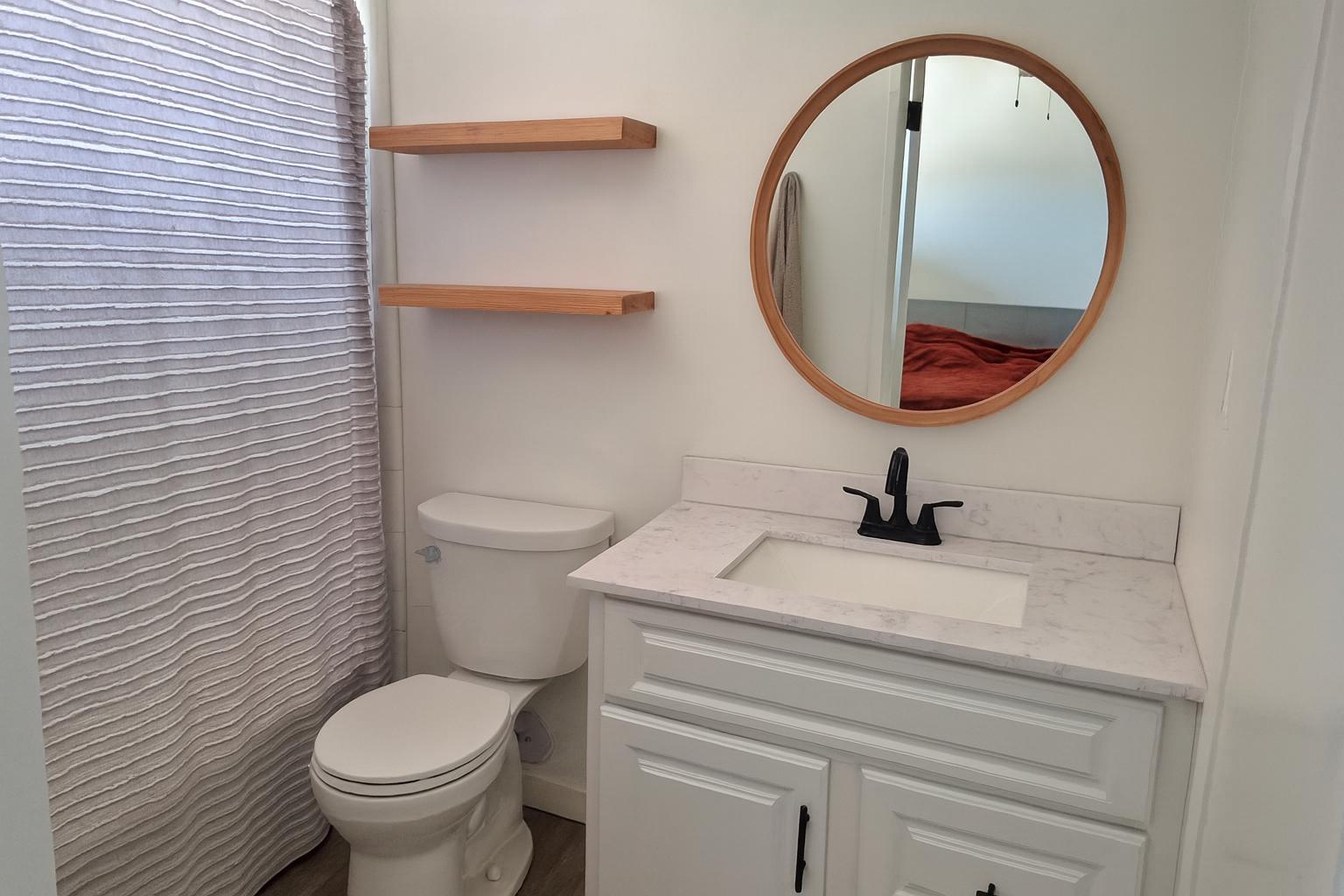 Master Bathroom - 334 Calor Dr