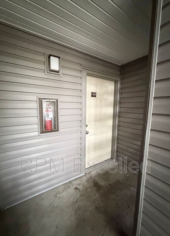 Building Photo - 26339 116th Ave SE