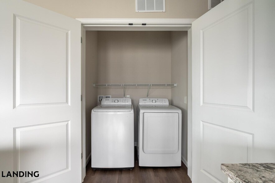 Building Photo - 6480 Alexander Clay