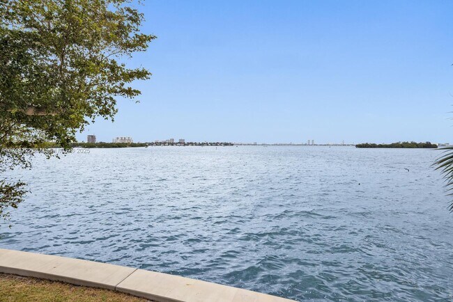 Building Photo - 7751 NE Bayshore Ct
