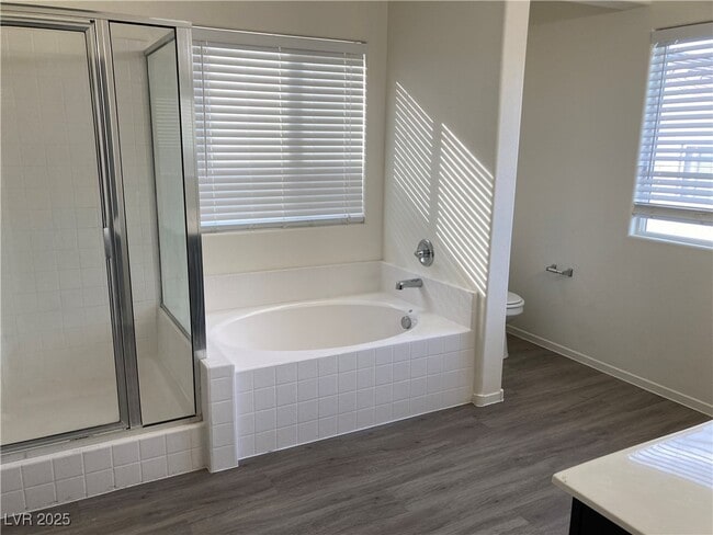 Building Photo - 9512 Knopfler Ln