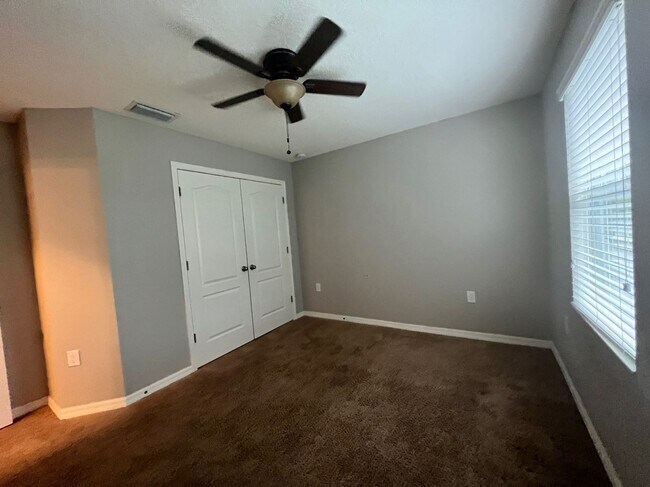 Building Photo - 4/3/2 HOME IN EDINA GARDEN OF EDEN