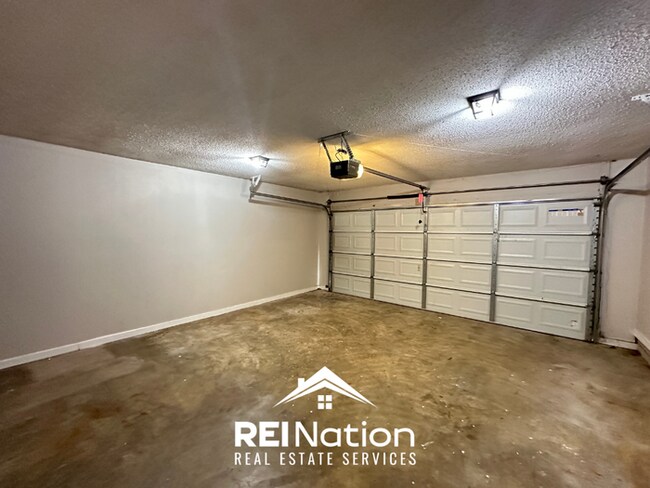 Building Photo - CORDOVA COVE CHARMER! 3BR/2BA | High Ceilings & Brick Fireplace | 2-Car Garage!