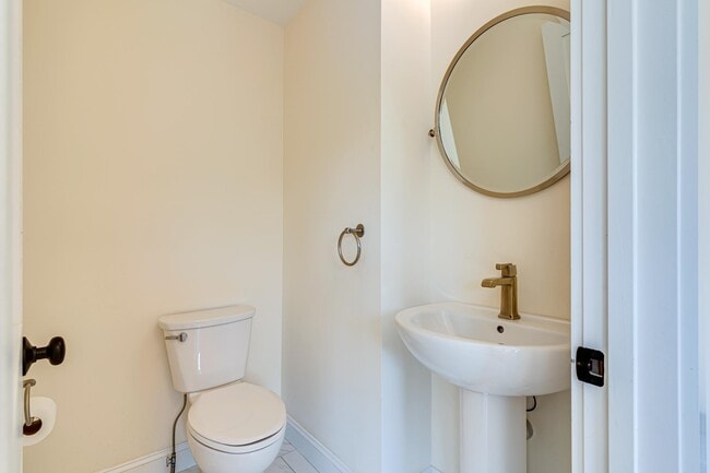 Building Photo - 30 Cate St