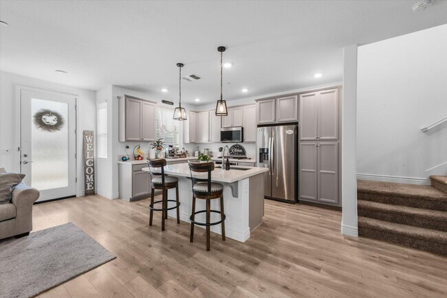 Building Photo - 2717 N Cove Dr