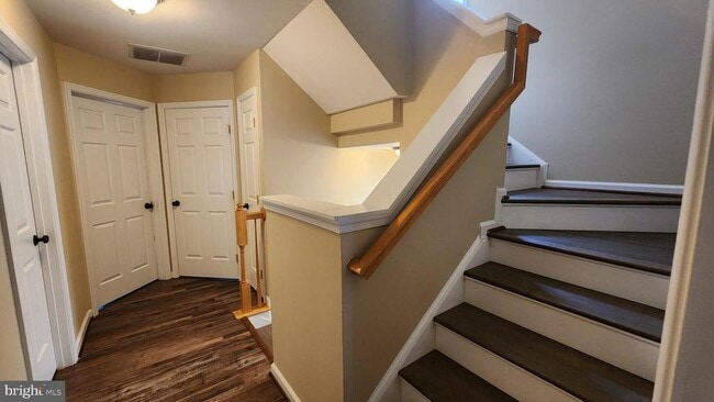 Building Photo - 9128 Aventon Ct