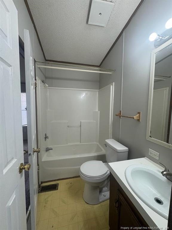 Building Photo - 142 Oak St