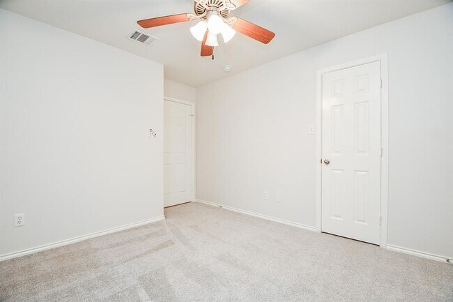 Building Photo - 21126 N Yellow Bud Ct