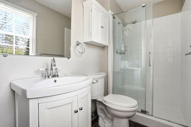 Building Photo - LIVE IN THE HEART OF RALEIGH-BEAUTIFUL AND FUNCTIONAL HOME AWAITS YOU!