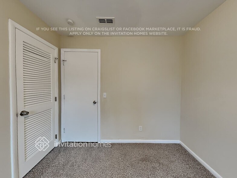 Building Photo - 7944 Stallion Dr