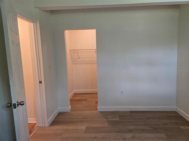 Building Photo - 2115 5th St