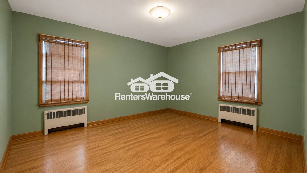 Building Photo - W10894 US-10
