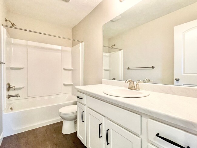 Building Photo - 3037 S Red Pine Dr