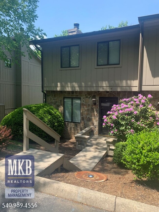 Building Photo - 3377 Kelly Ln