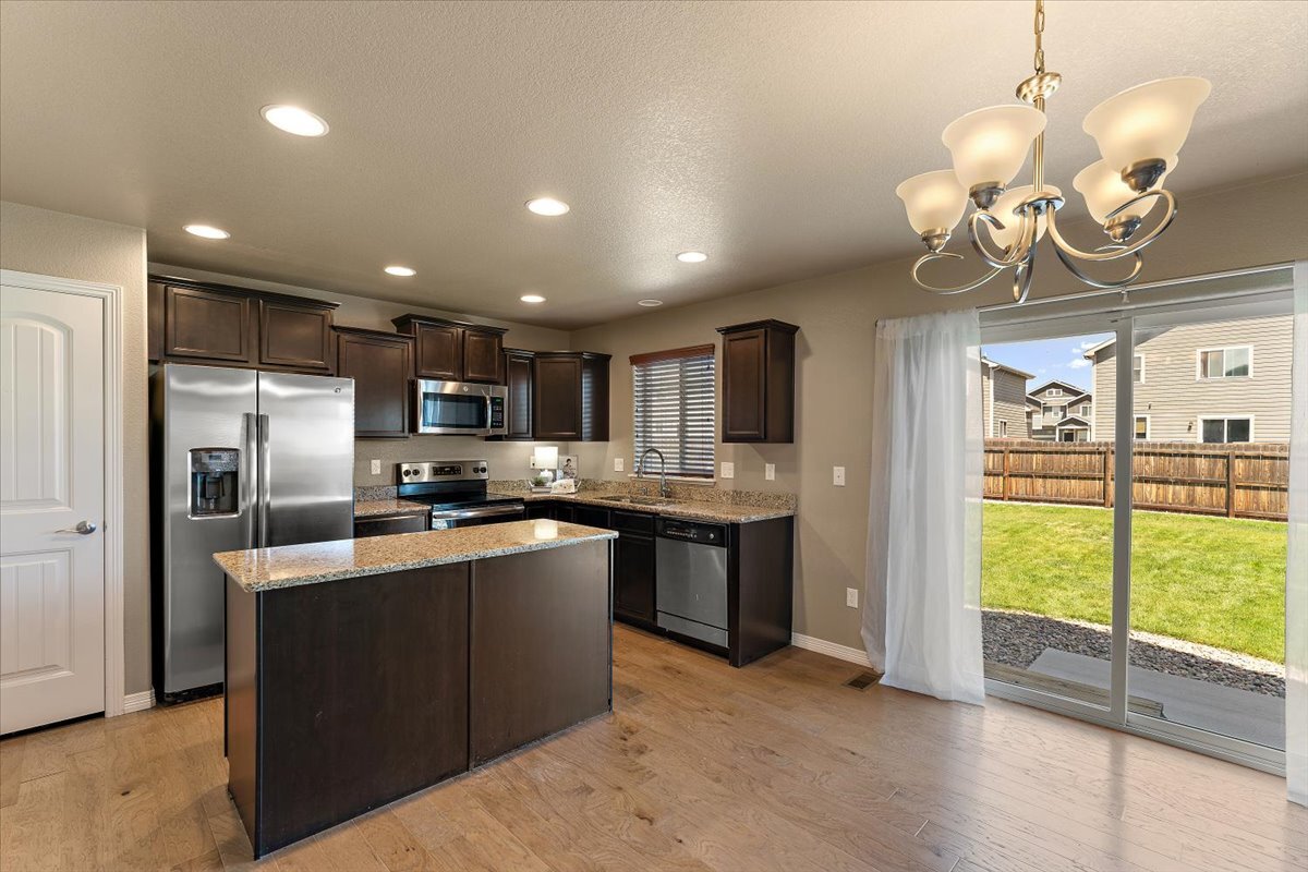 Building Photo - 6137 Popper Dr