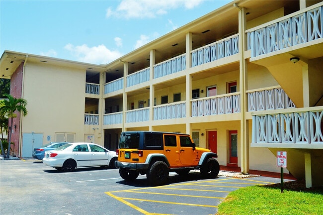 Building Photo - 4770 NW 10th Ct