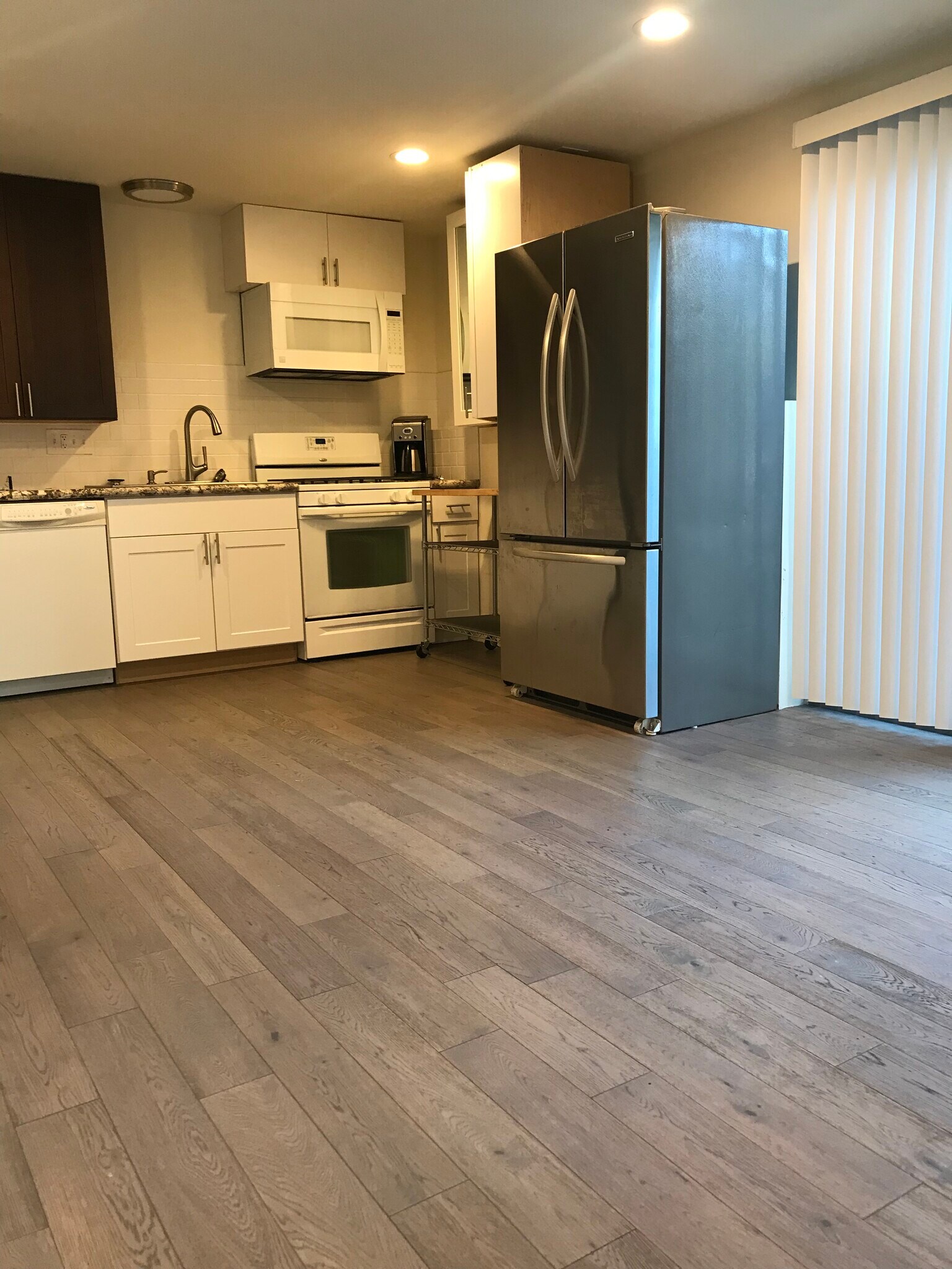 GAS STOVE; MICROWAVE; GRANITE COYNTERTOP;STAINLESS STEEL OVERSIZED FRIDGE. - 3412 177th Pl SW