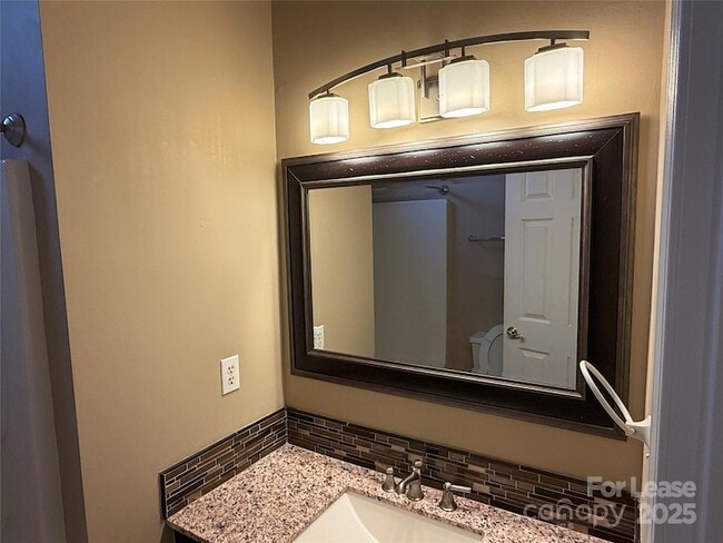 Building Photo - 17115 Grenache Ct