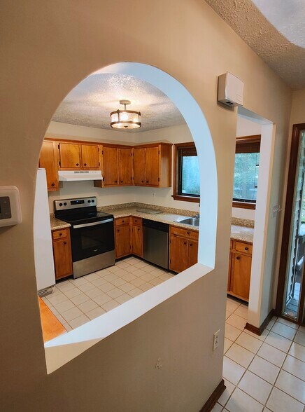 Building Photo - 23352 Black Oak Ct
