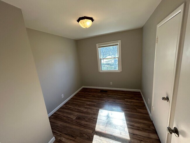 Building Photo - 3-Bedroom Home with Outdoor Entertaining Patio