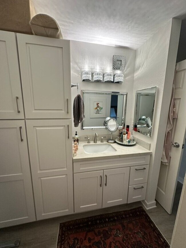 Building Photo - Fully Furnished in Bristol Cove Carlsbad!