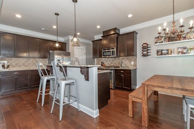 Building Photo - 5461 Everlook Cir