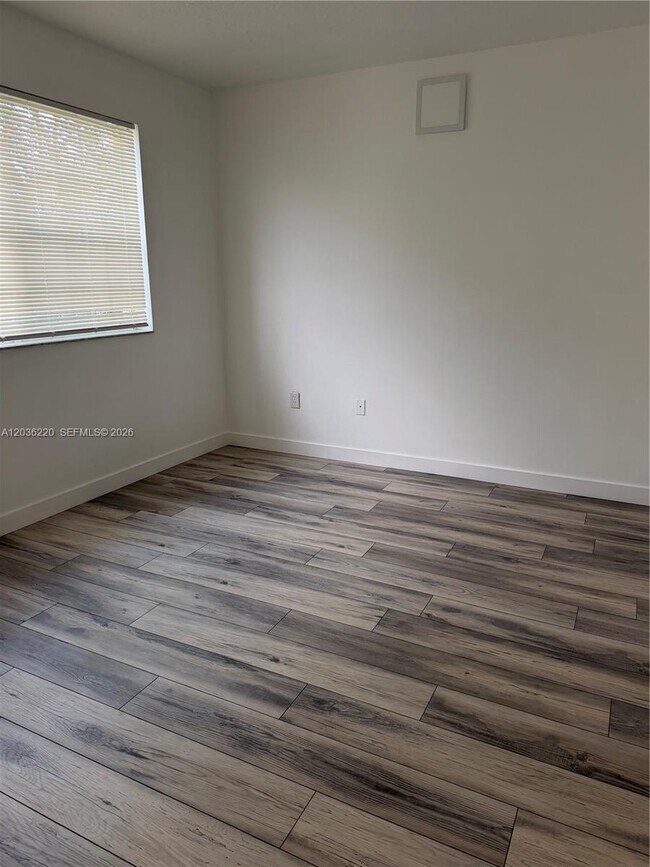 Building Photo - 101 SW 117th Ave