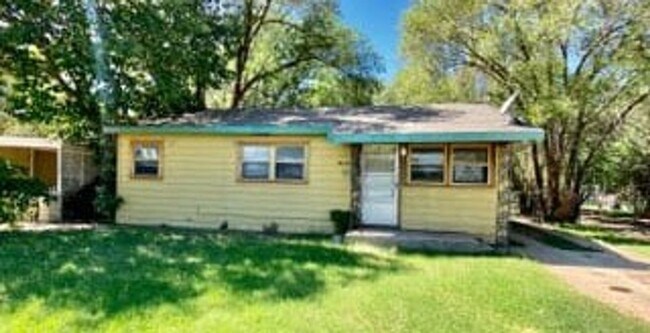 Building Photo - Handyman Special $0 First Month's Rent / “You fix, you SAVE BIG!!” Contact Mayshell for details: ...