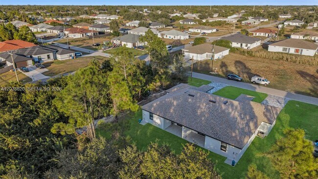 Building Photo - 4980 Fairway Ct