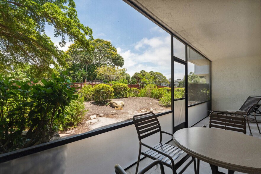 Building Photo - 600 Neapolitan Way