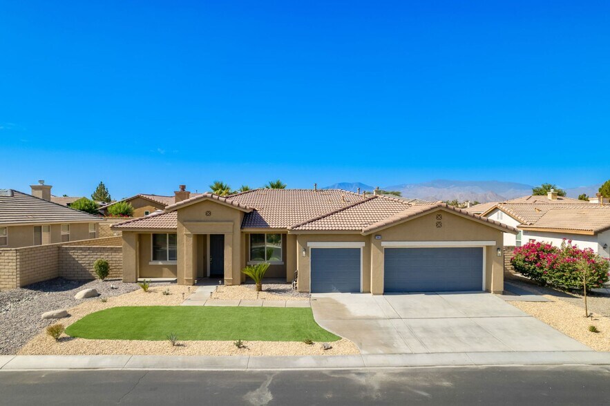 Building Photo - 79915 Grasmere Ave