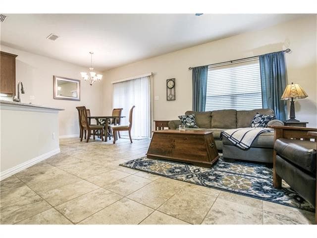 Building Photo - 929 Jamesville Ln