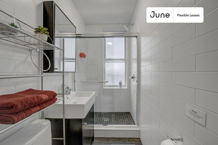 Building Photo - Functional ROOM at The Woodbine House