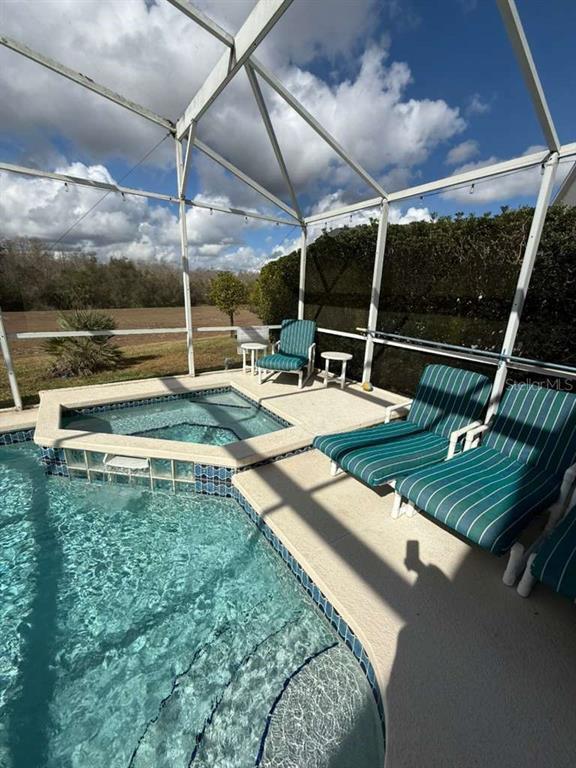 Building Photo - 543 Birkdale St